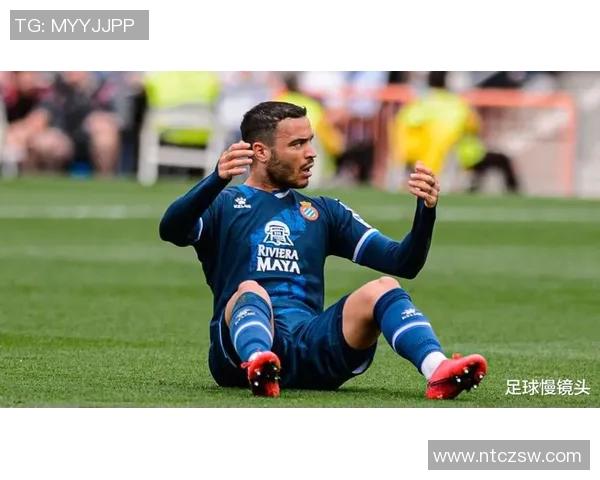 独步赛场的孤胆英雄:足球历史上最具独狼气质的球员解析 独步赛场的孤胆英雄:足球历史上最具独狼气质的球员解析